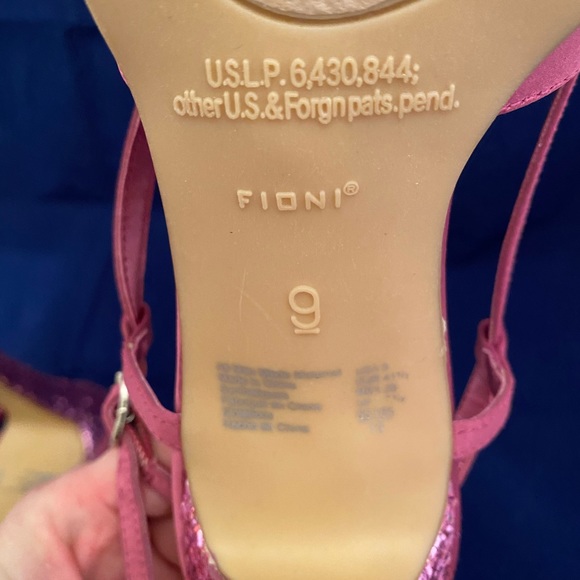 Pink sequin heels -platform -Size 9 - Picture 5 of 5